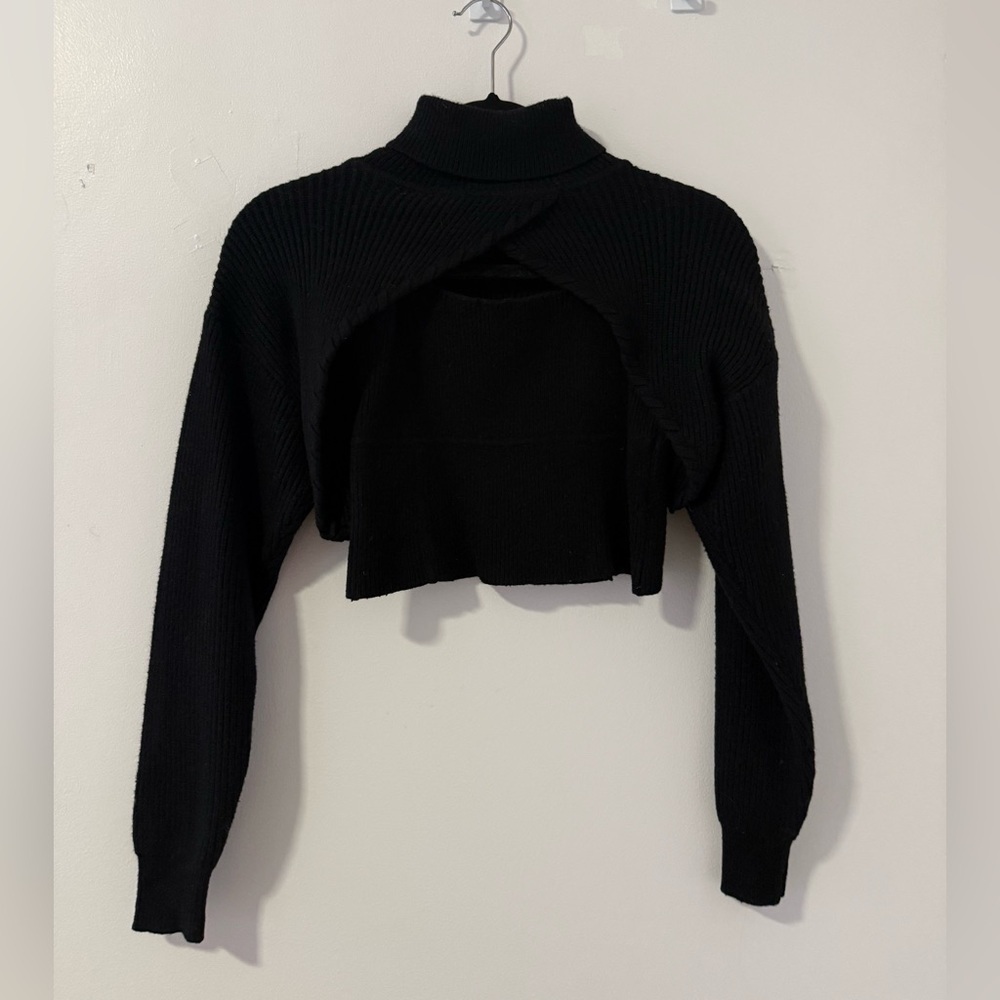 ASTR The Label Taissa Cut-Out Knit Set – Cami + Detachable Turtleneck Shrug - Picture 6 of 10